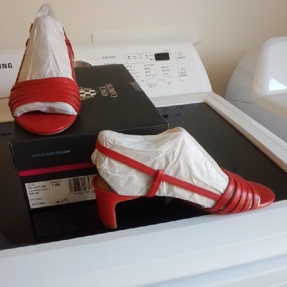 NWT NIB Vince Camuto (Layton) Strappy Red Heels